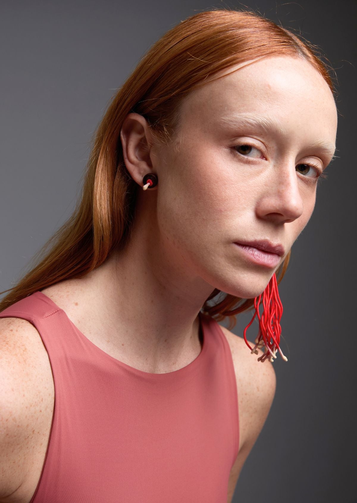 Brinco Chuvisco Vermelho e Marfim