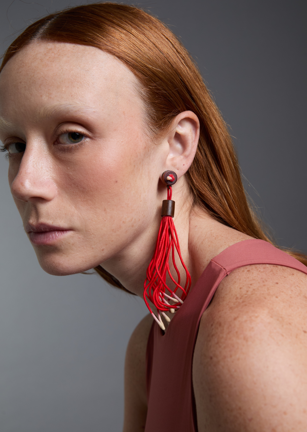 Brinco Chuvisco Vermelho e Marfim