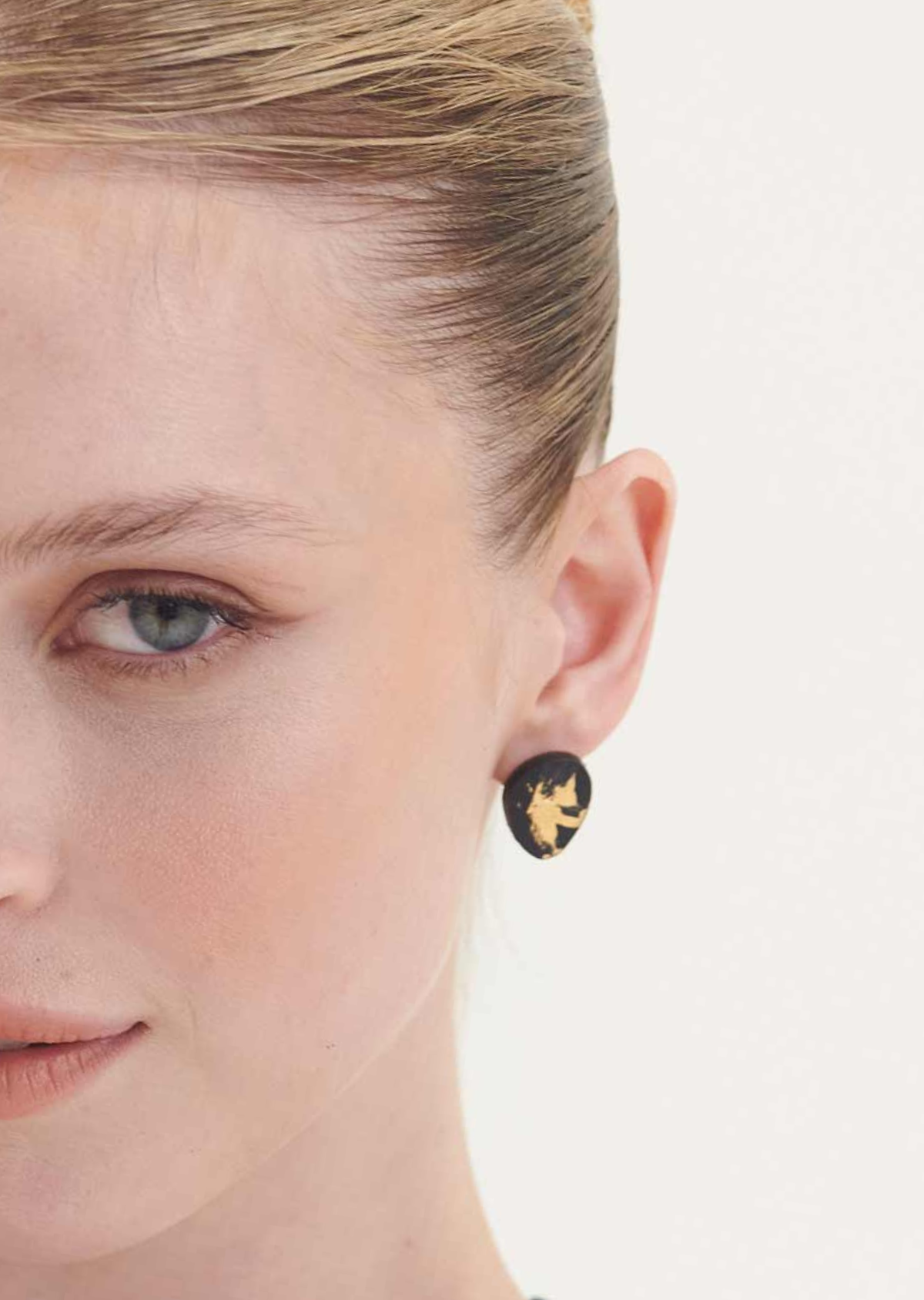 Brinco Orgânico Preto e Ouro