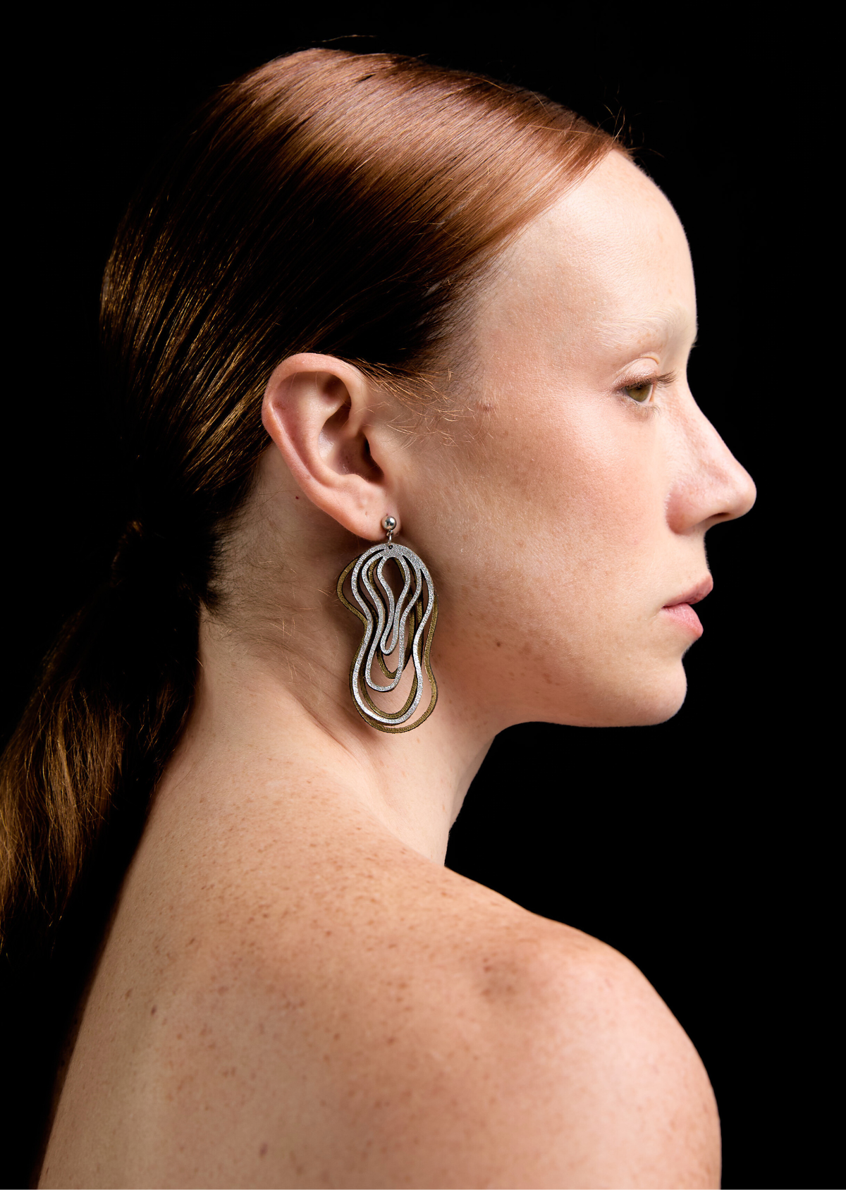 Brinco Curvas Duo Ouro e Prata