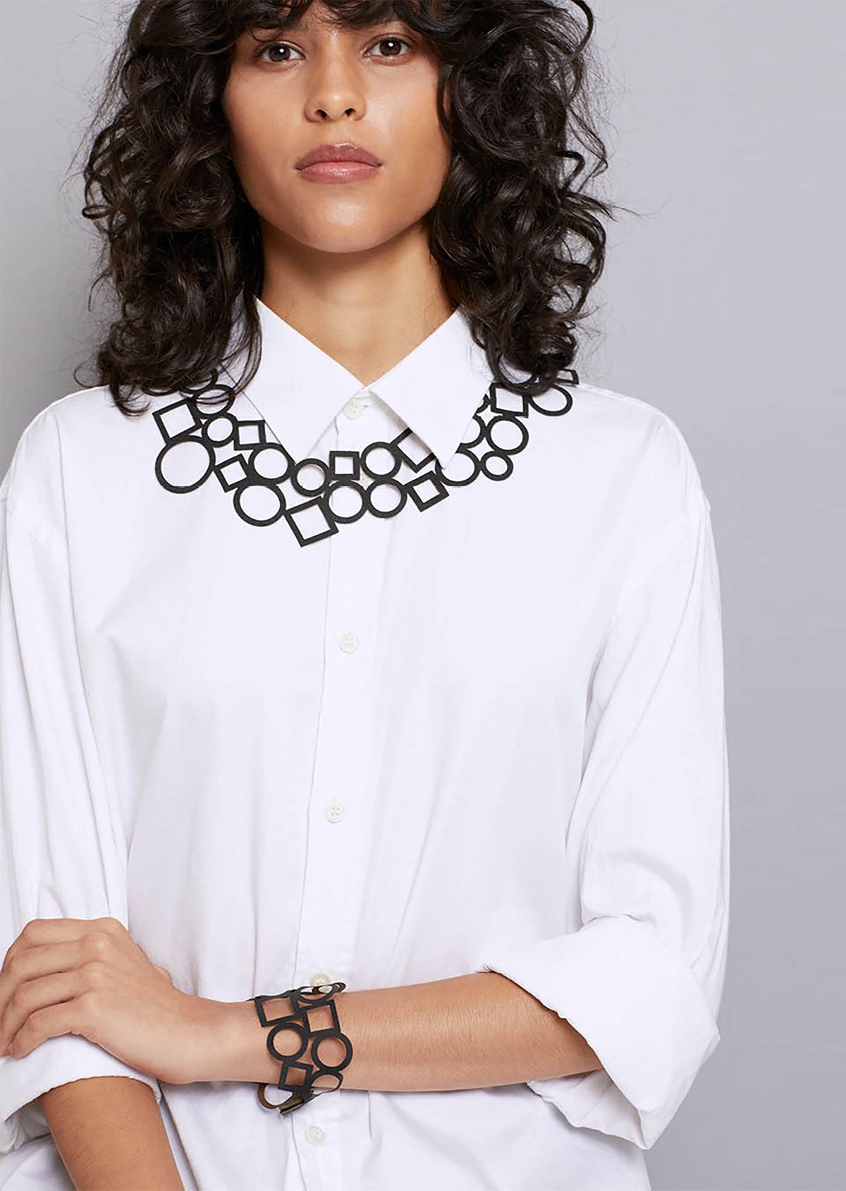 Colar Geométrico dupla-face Prata e Preto