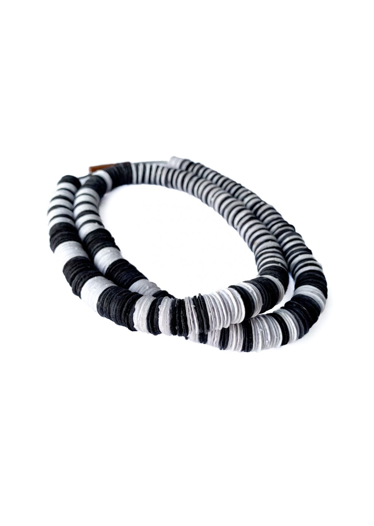 Colar Netuno Preto e Branco longo-curto