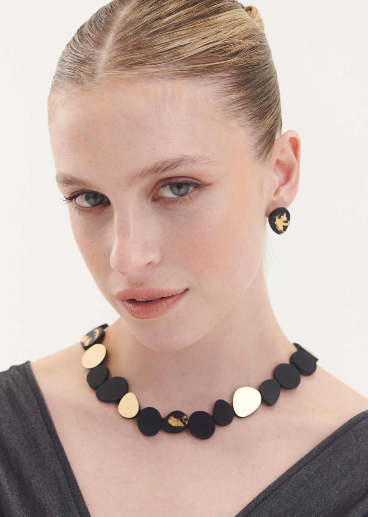 Colar Reflexão Preto e Ouro