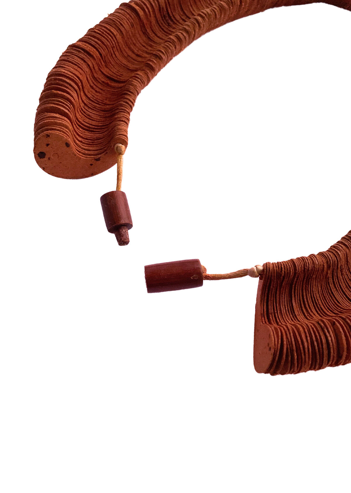 Colar Plutão Castanho