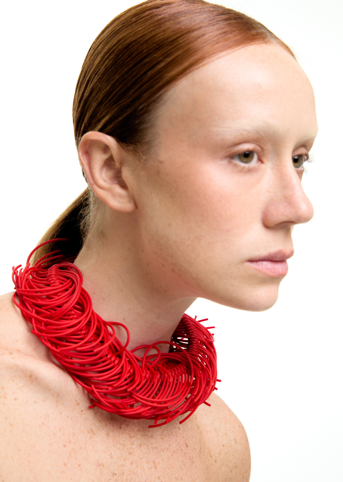 Gargantilha Fios Vermelha