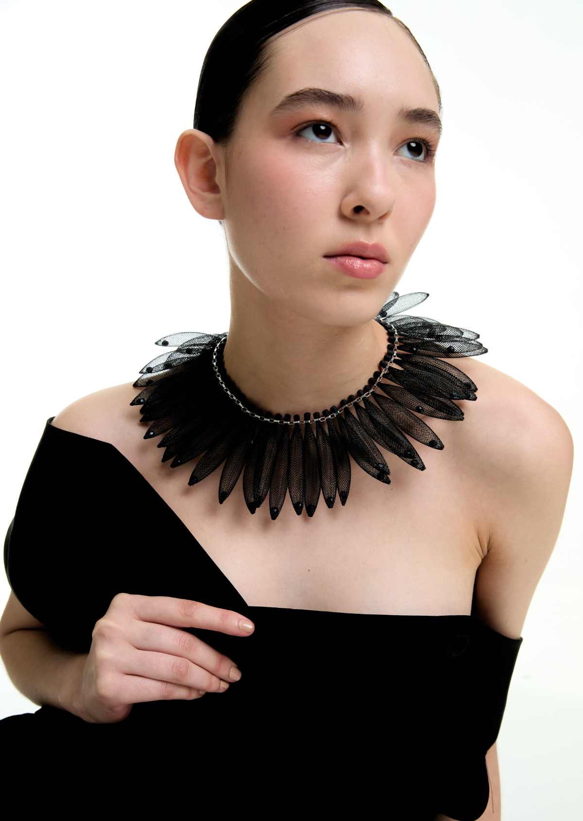 Gargantilha Plumas Preta