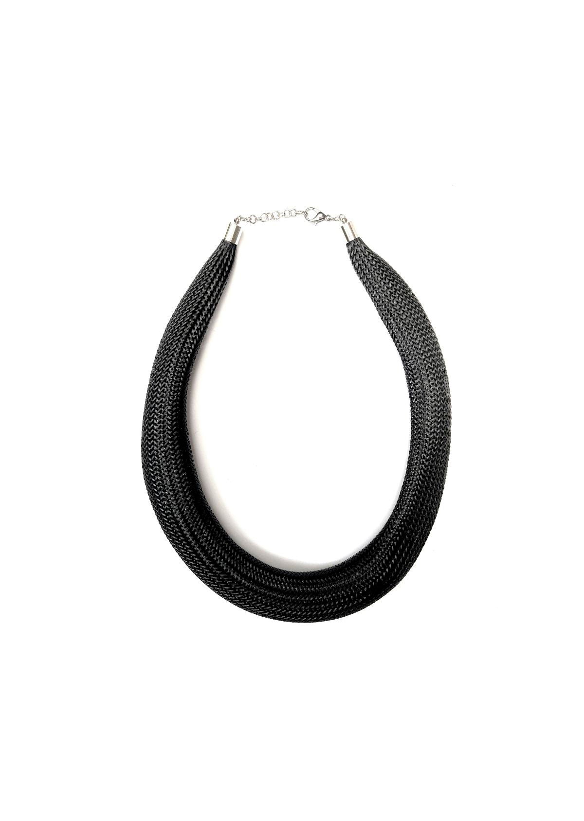 Colar Serpentina Curto Preto