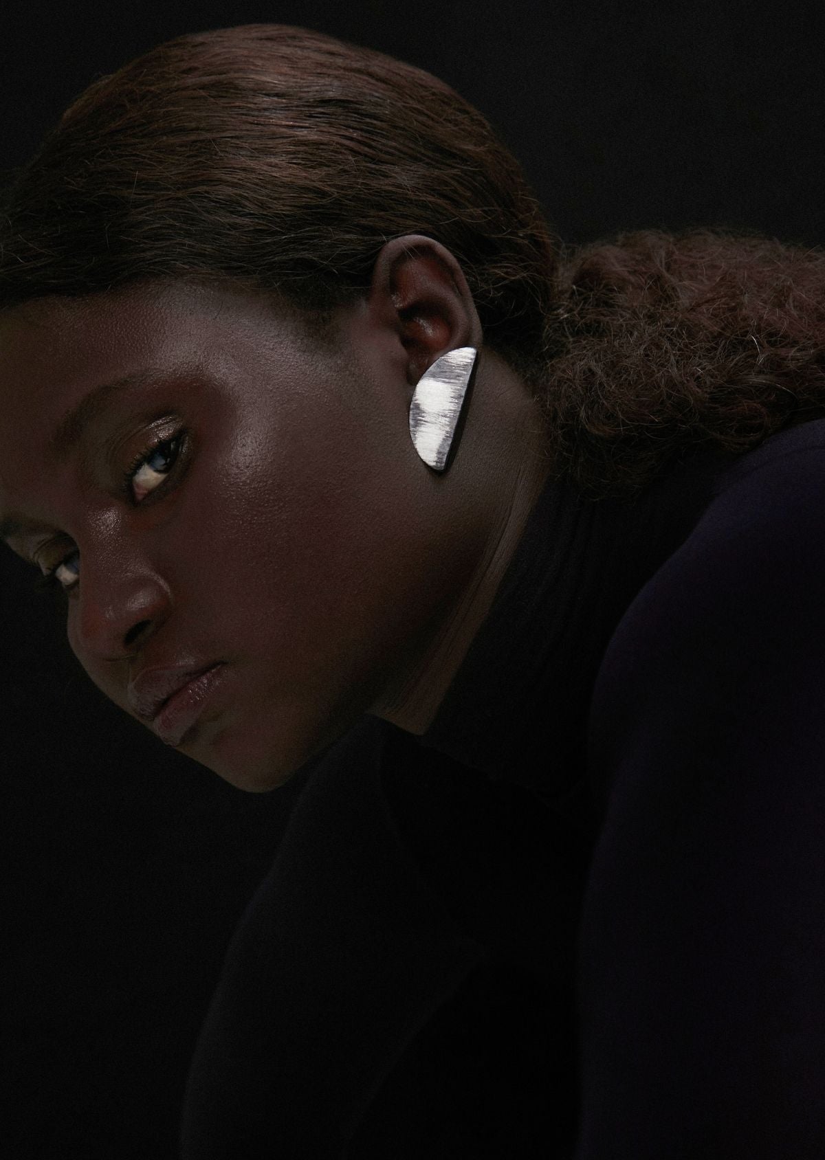 Brinco Asa Preto e Prata