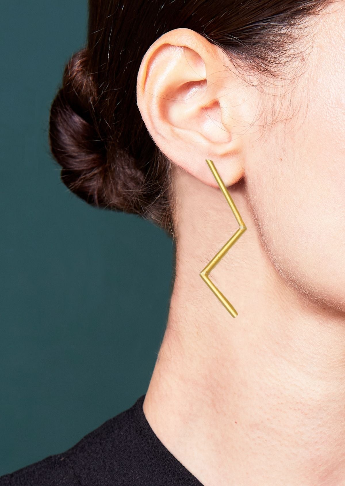Brinco Sombra e Corte Z Dourado Fosco