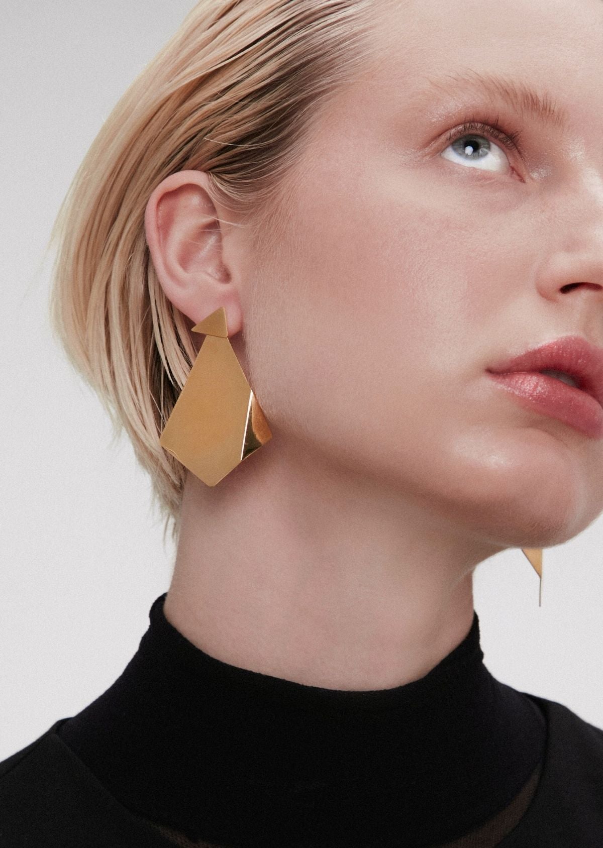 Brinco Vértice Duplo Ouro