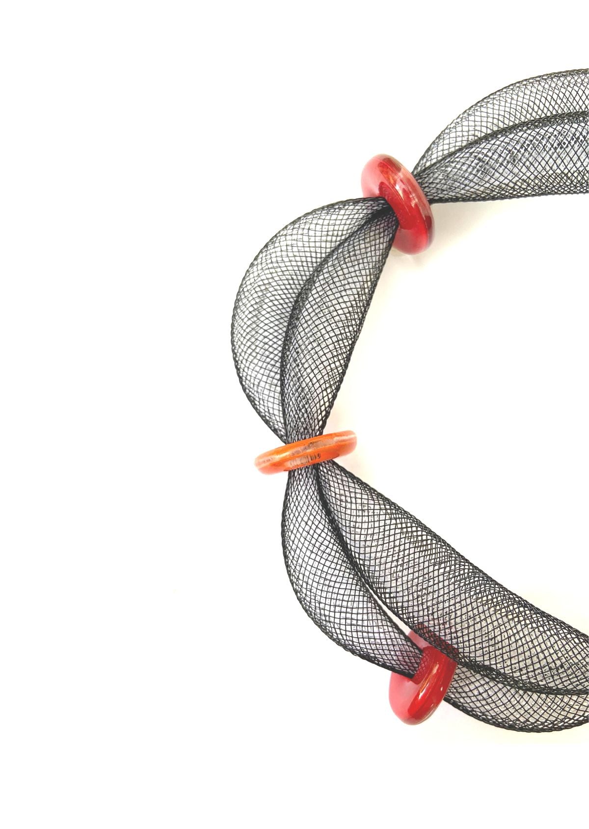 Gargantilha Orion Vermelha, Laranja e Preta