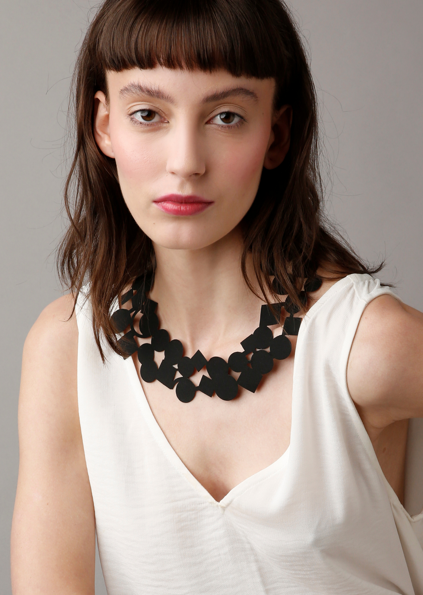 Gargantilha GEO dupla-face, prata e preto