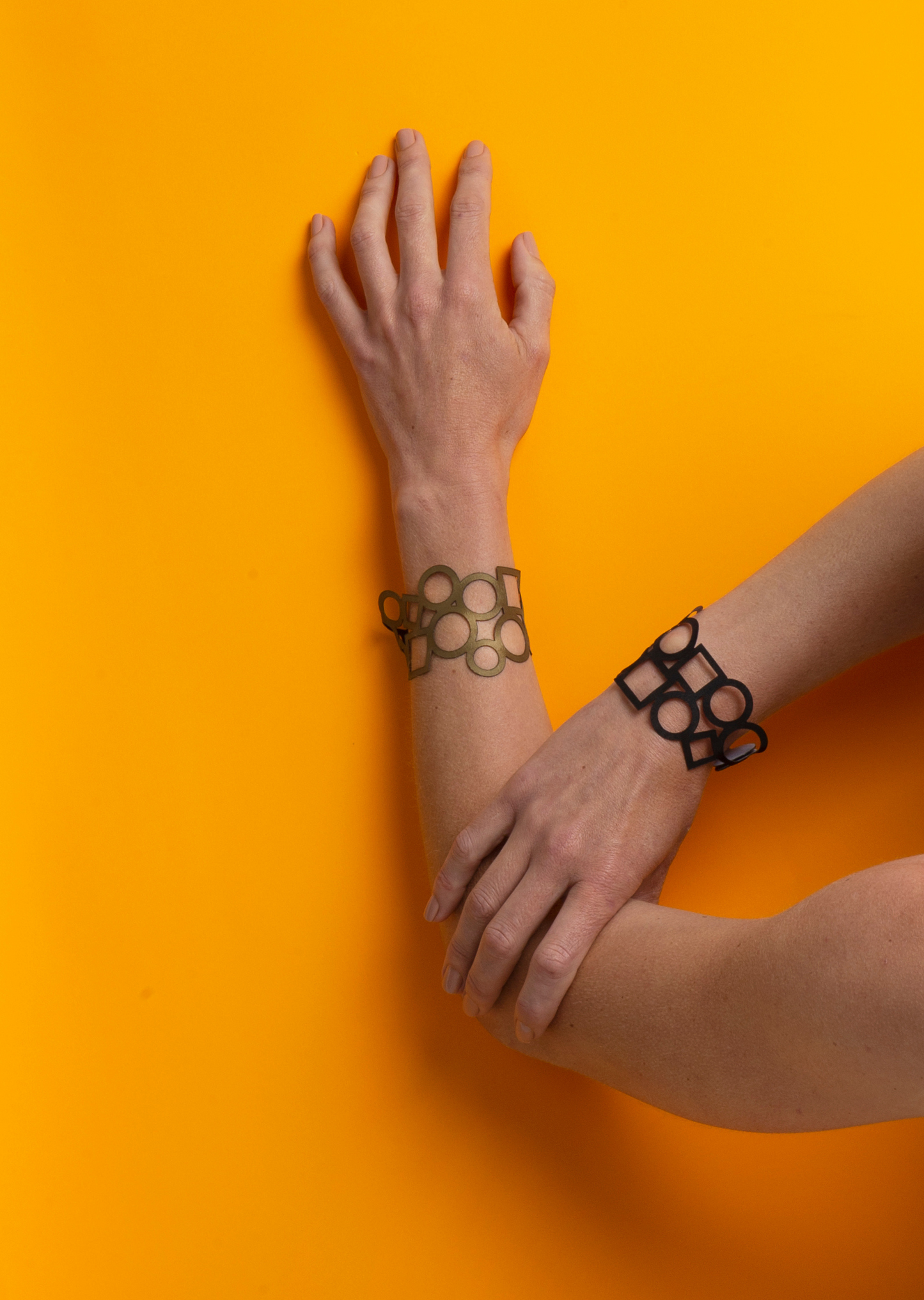 Pulseira Geométrica dupla-face Bronze e Preto