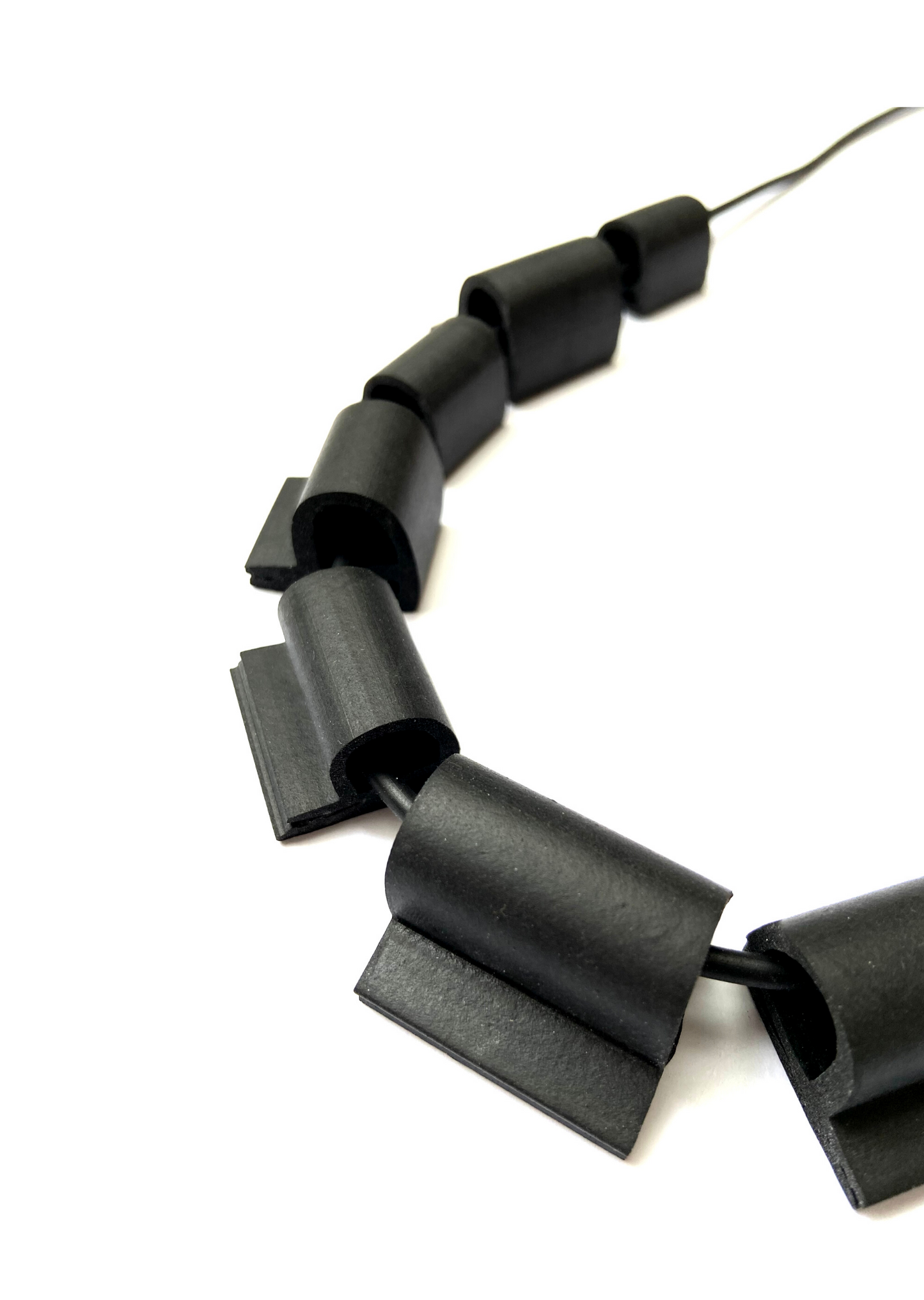 Colar Borracha Movimento Curto-Longo