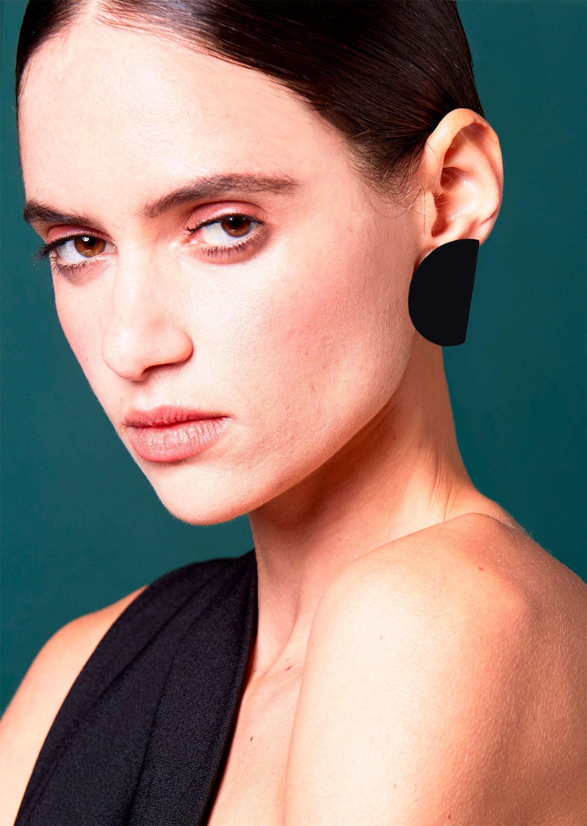 Brinco Asa Assimétrico Preto