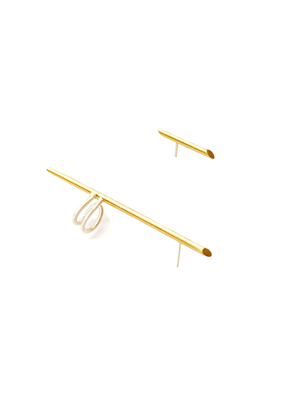 Brinco Sombra e Corte Earcuff Assimétrico