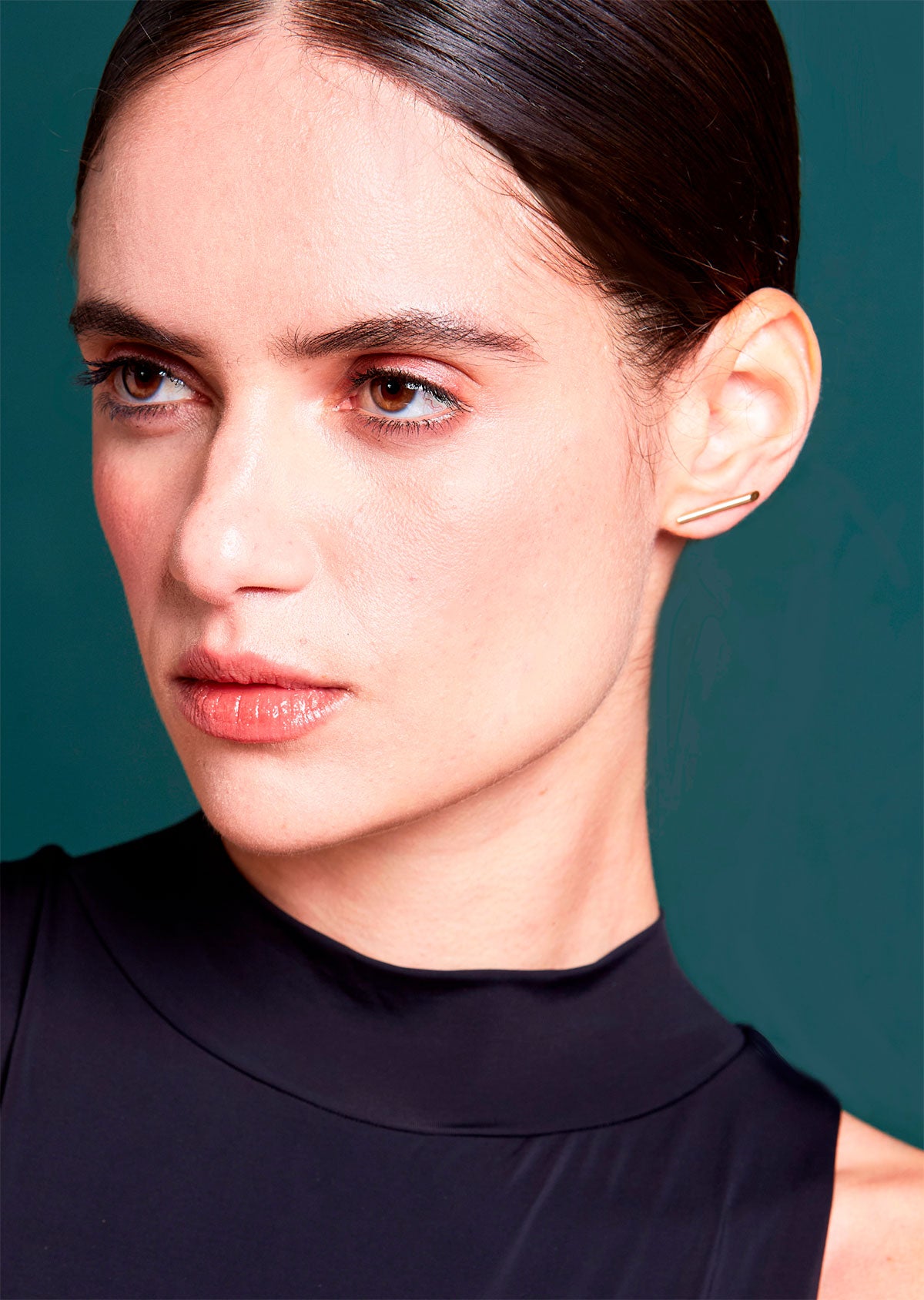 Brinco Sombra e Corte Earcuff Assimétrico