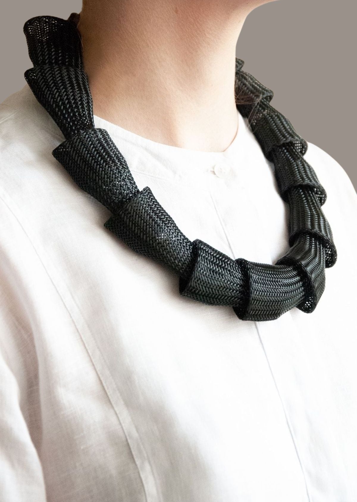 Colar Gomos Preto