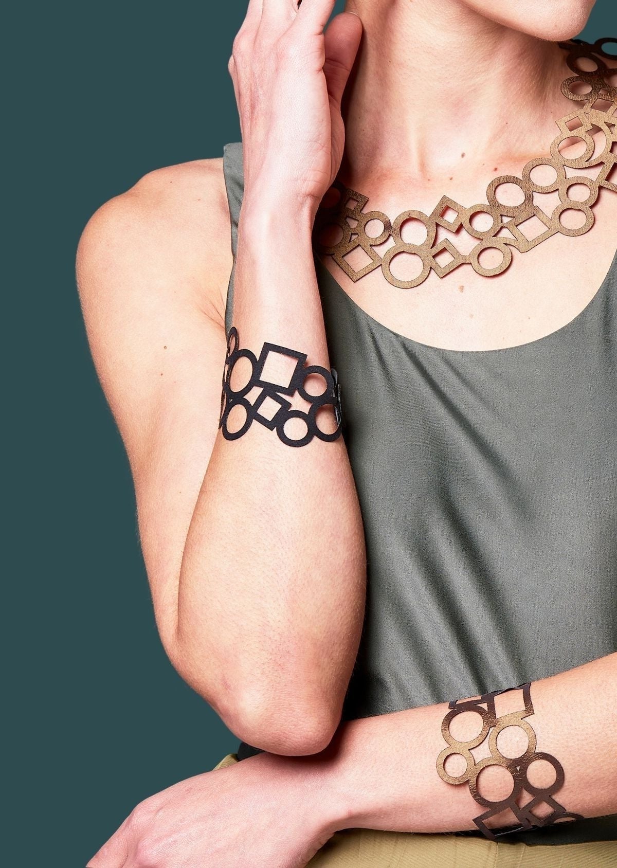 Pulseira Geométrica dupla-face Bronze e Preto