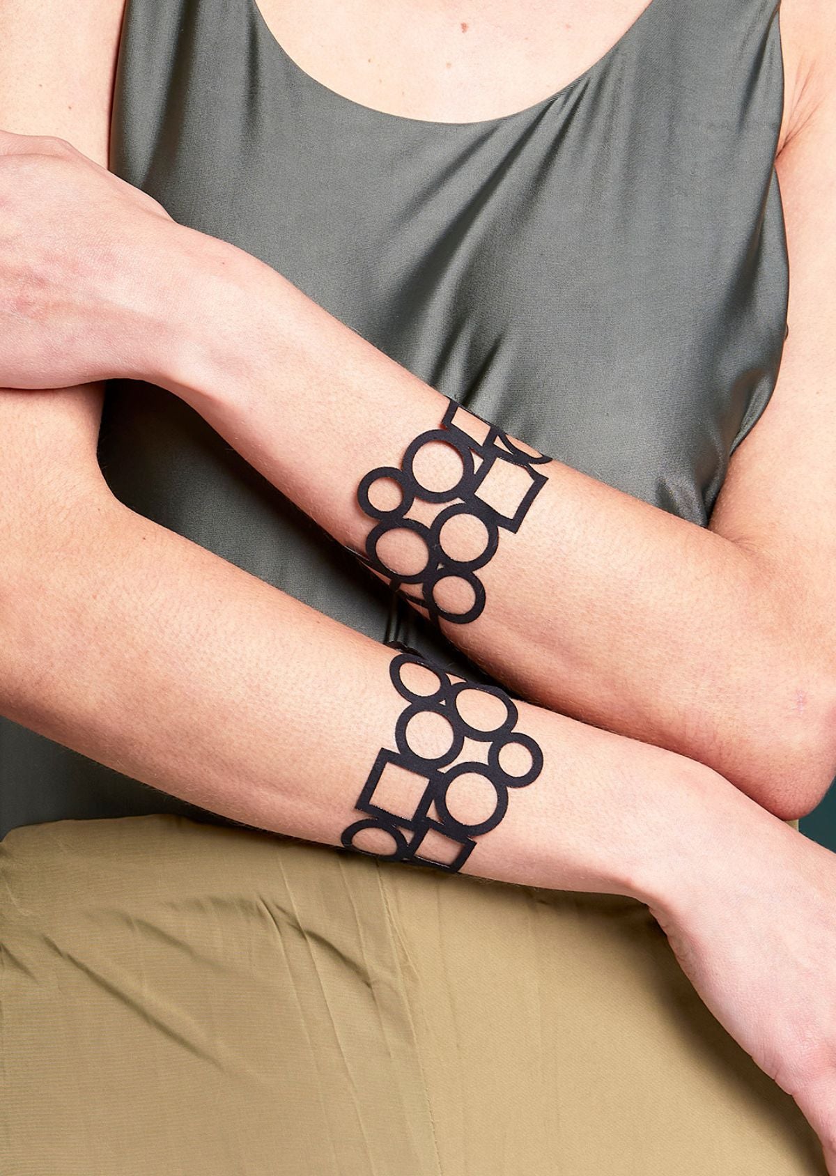 Pulseira Geométrica dupla-face Bronze e Preto