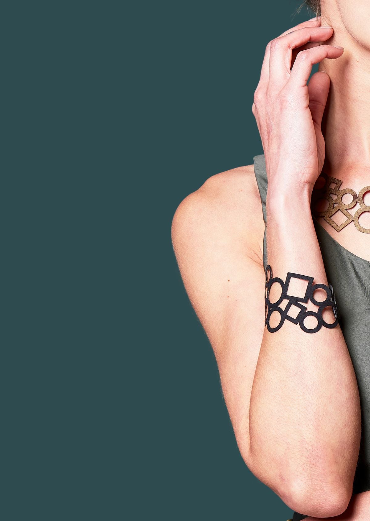 Pulseira Geométrica dupla-face Bronze e Preto
