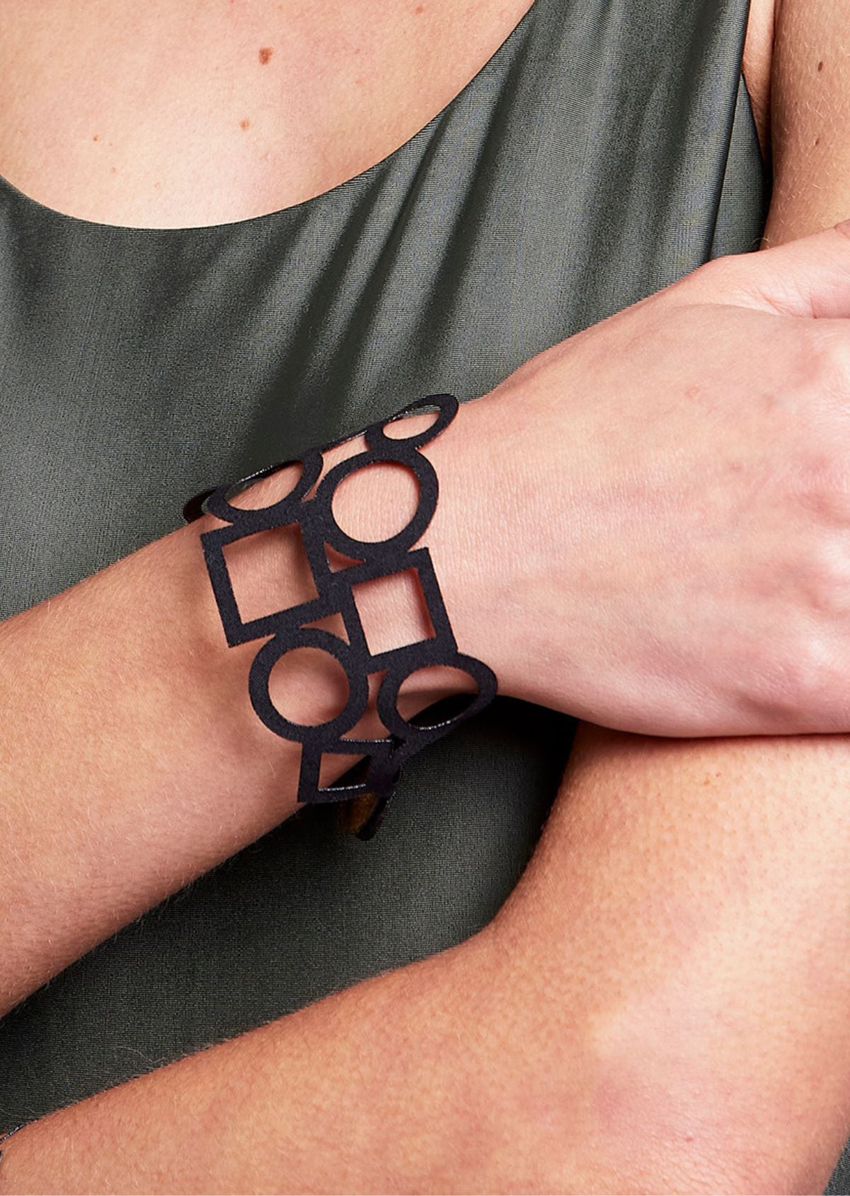 Pulseira Geométrica dupla-face Bronze e Preto
