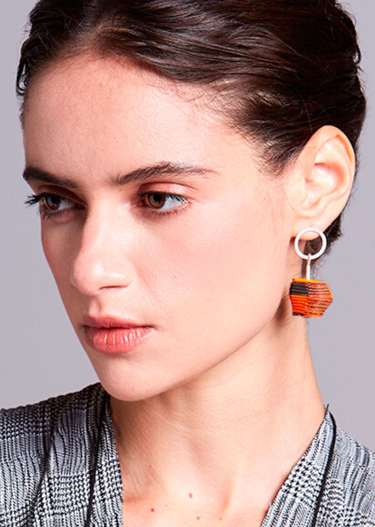 Brinco Serpentina Laranja