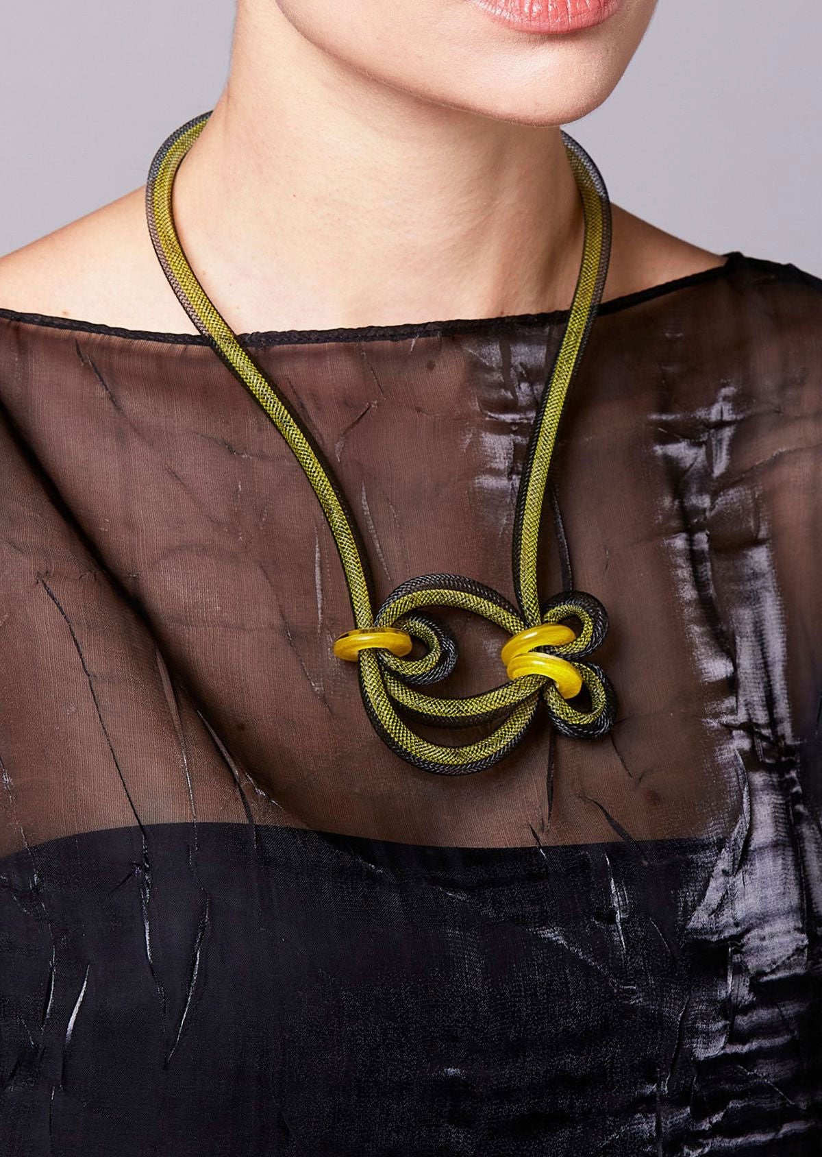 Colar Donna Amarelo e Preto