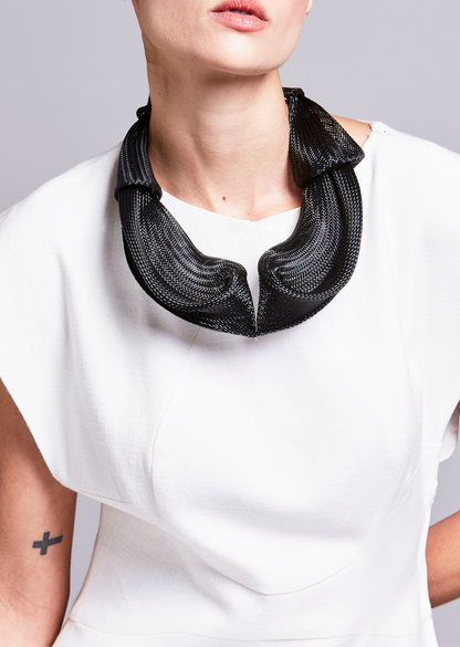 Colar Gola Preto