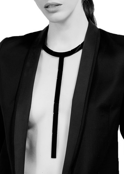 Colar Mies Preto