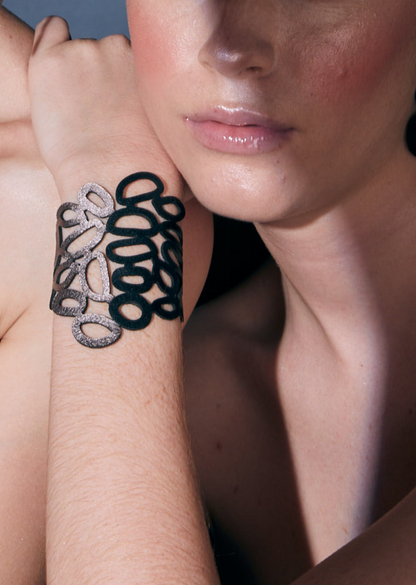 Bracelete Coral Preto&Prata