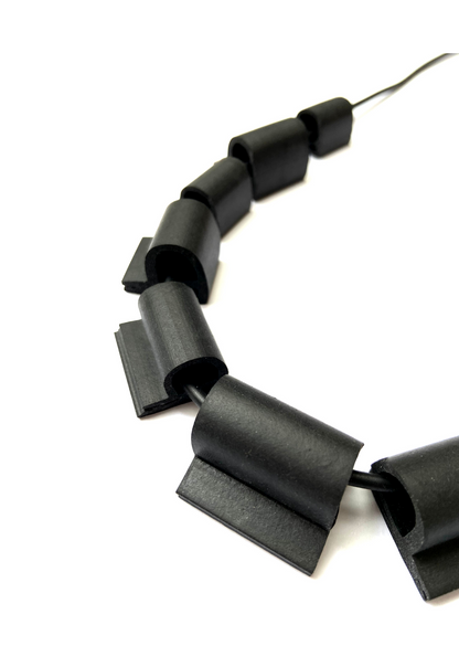 Colar Borracha Movimento Curto-Longo