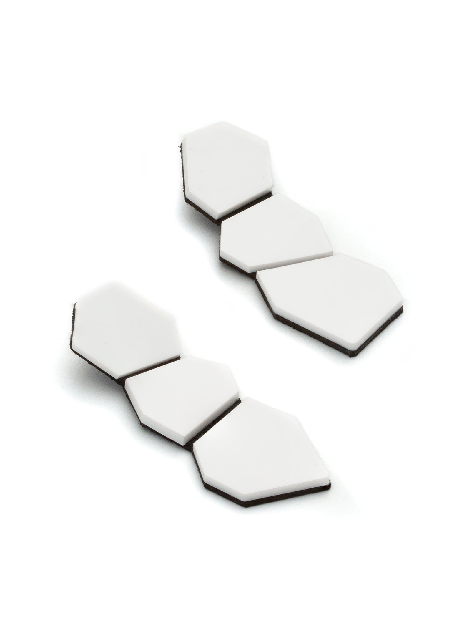 Brinco Greta Branco - TOM