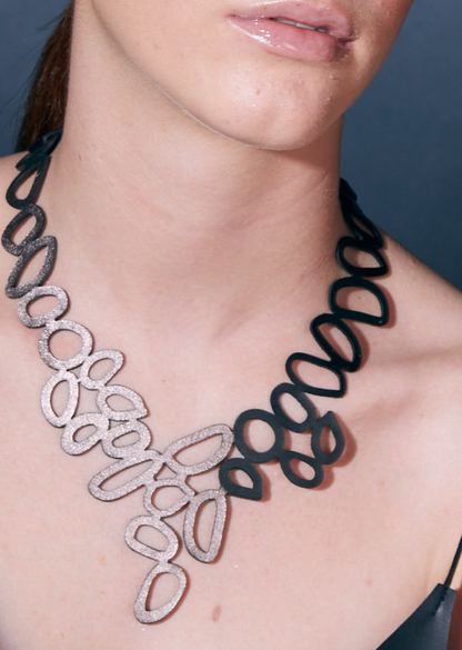 Colar Coral Preto&Prata