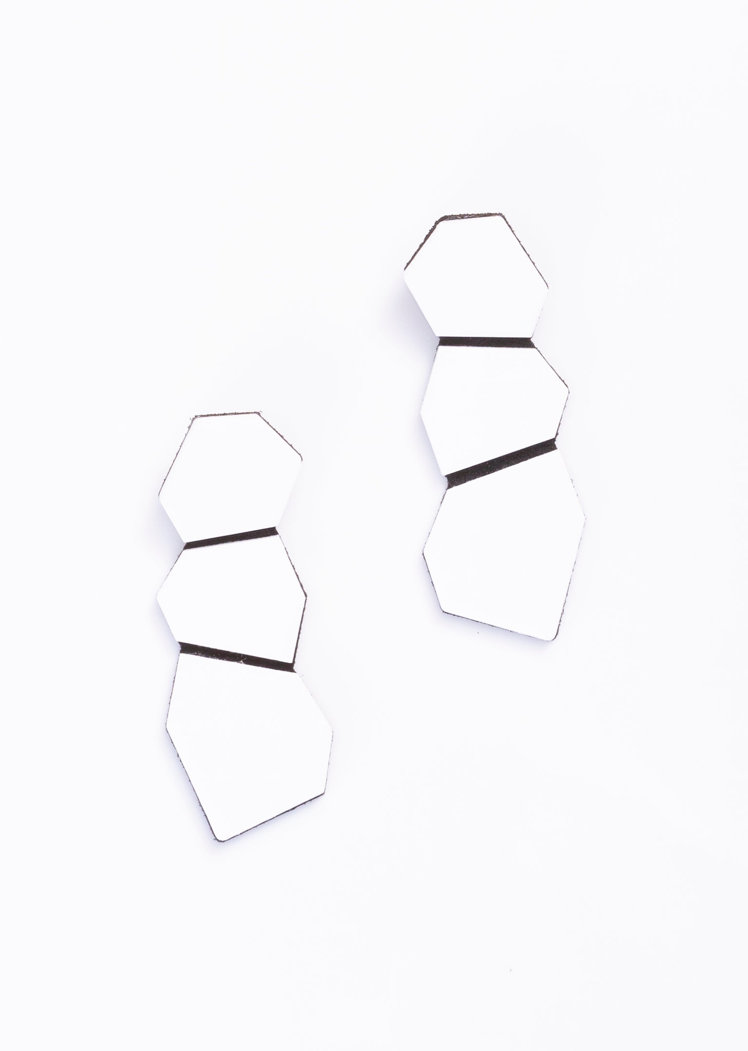 Brinco Greta Branco - TOM