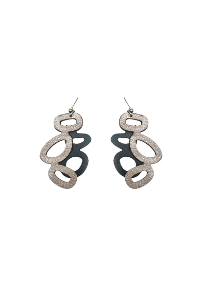 Brinco Coral Preto&Prata