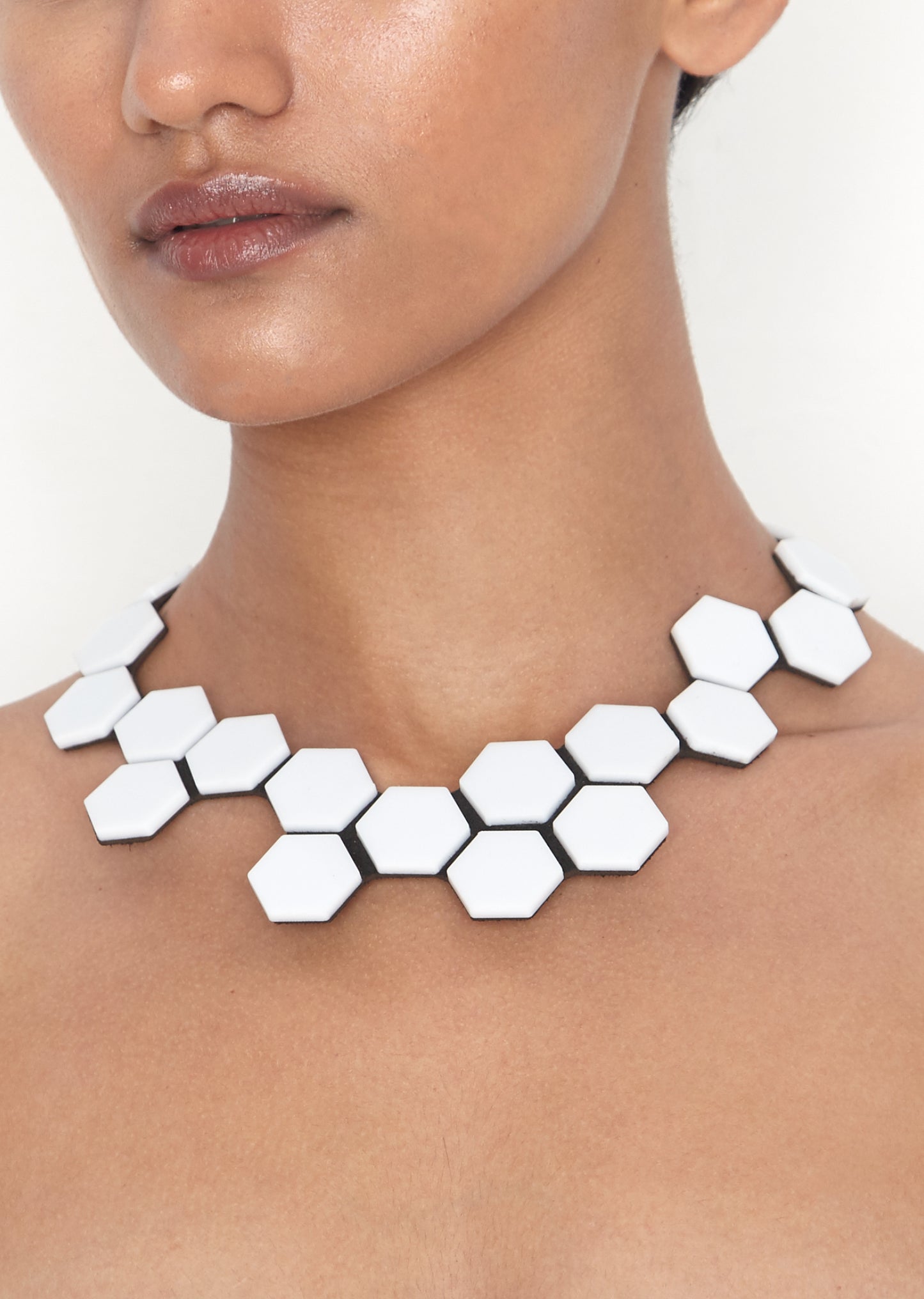 Colar Greta Pequeno Hexágonos - TOM