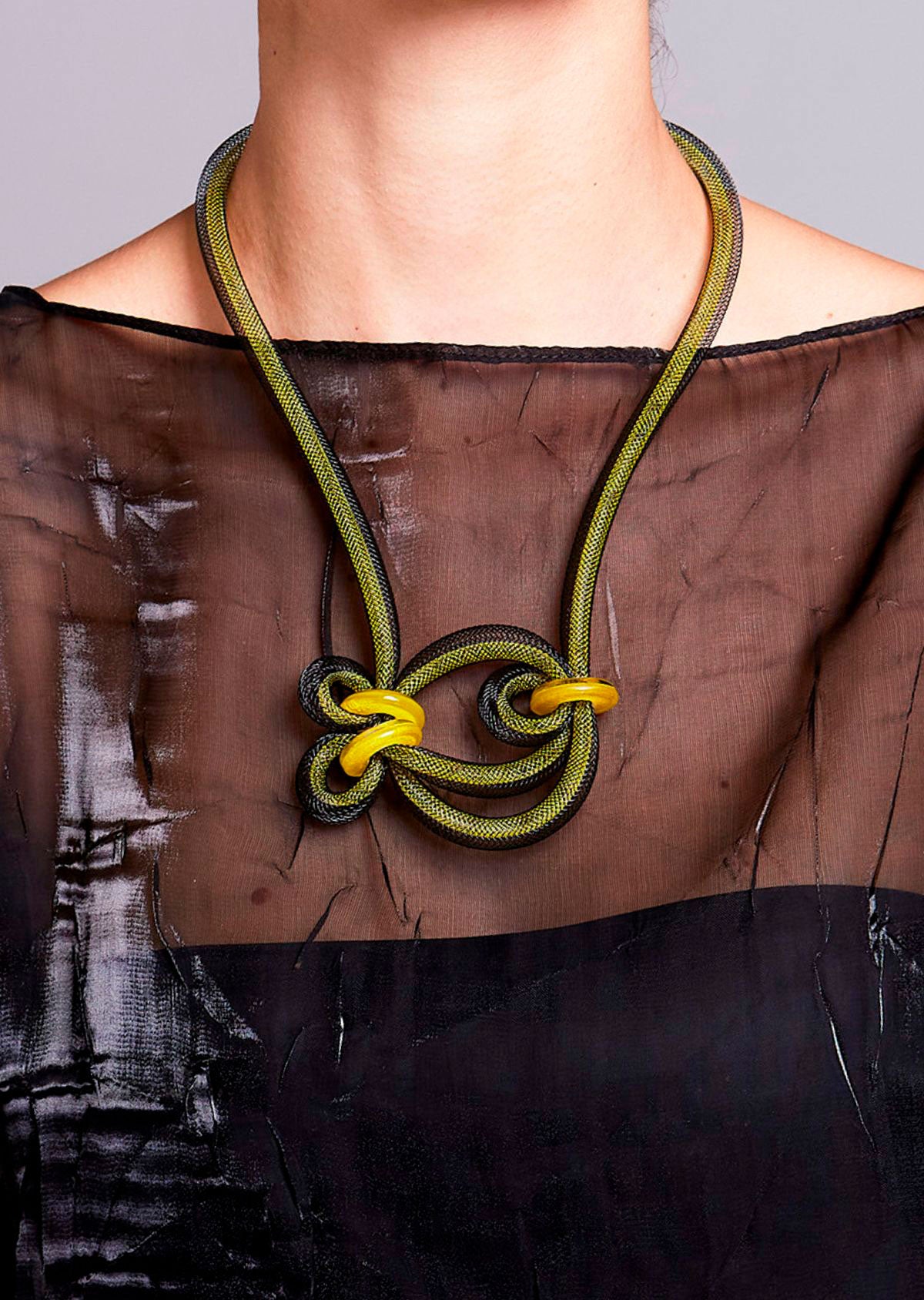 Colar Donna Amarelo e Preto