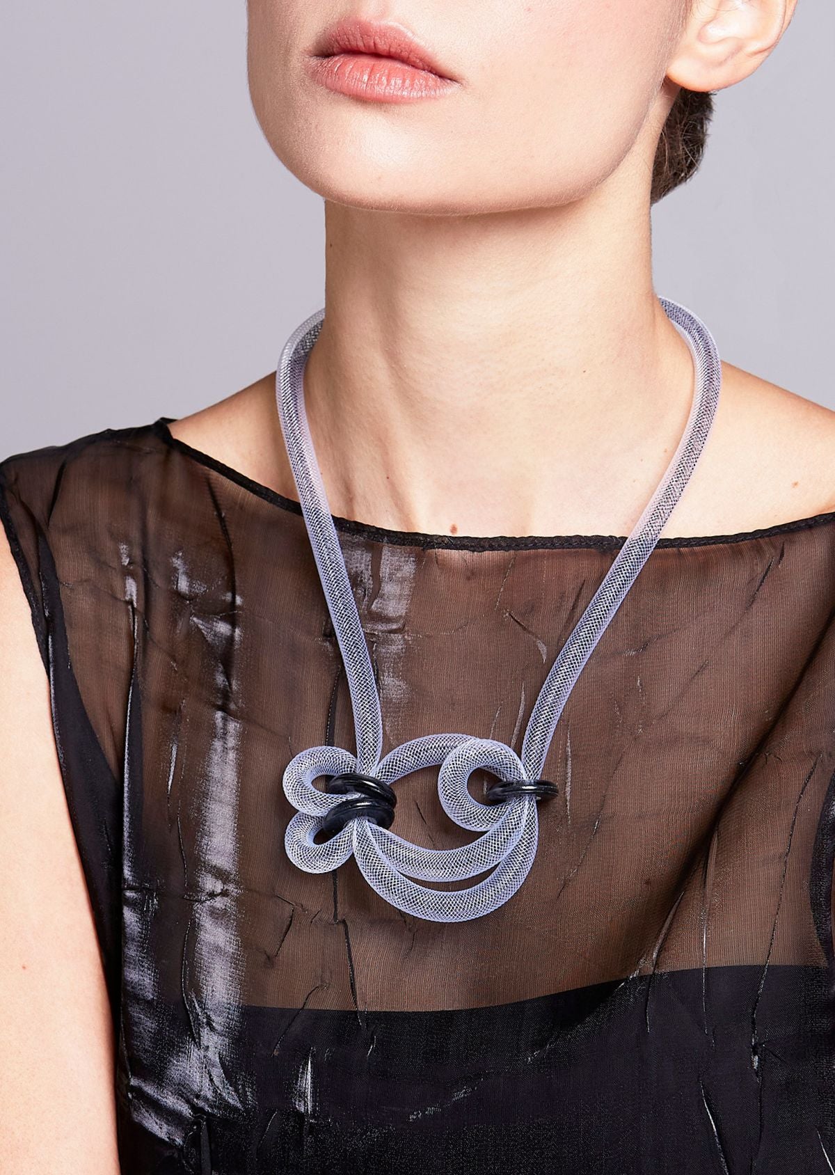 Colar Donna Branco e Preto