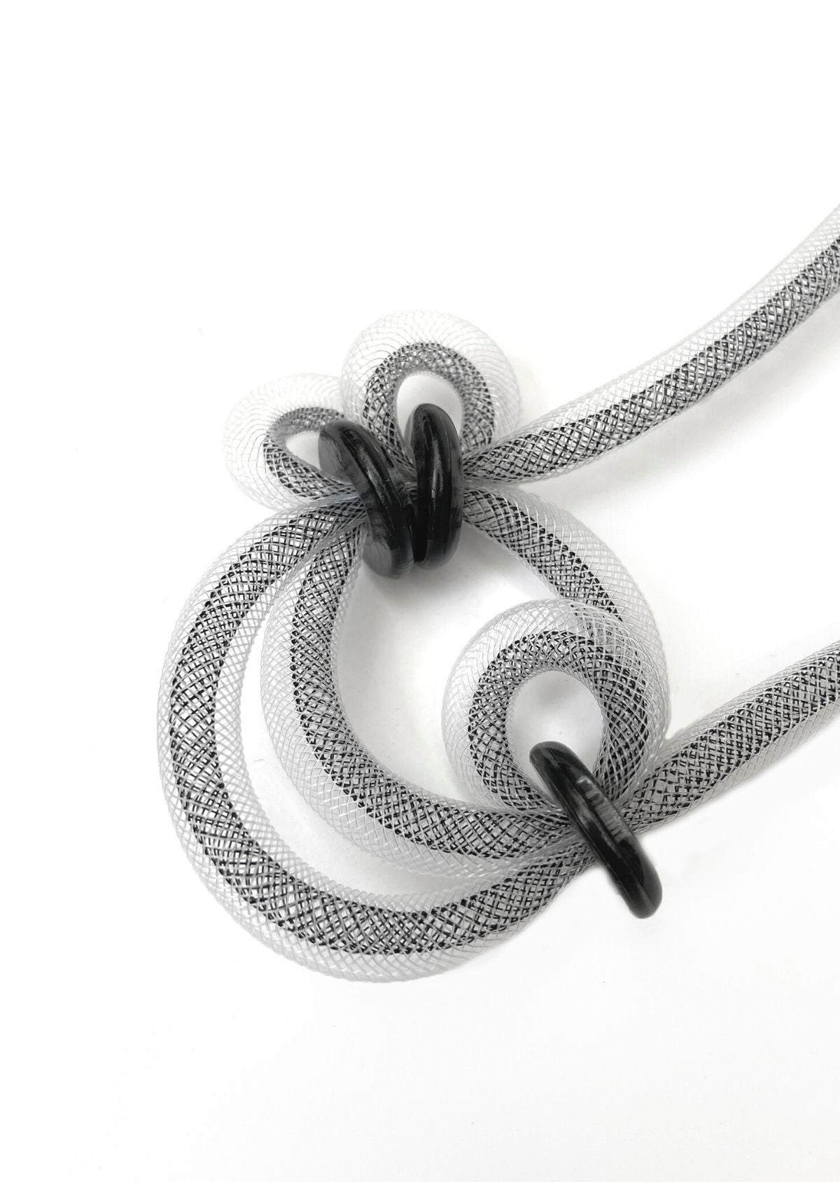 Colar Donna Branco e Preto